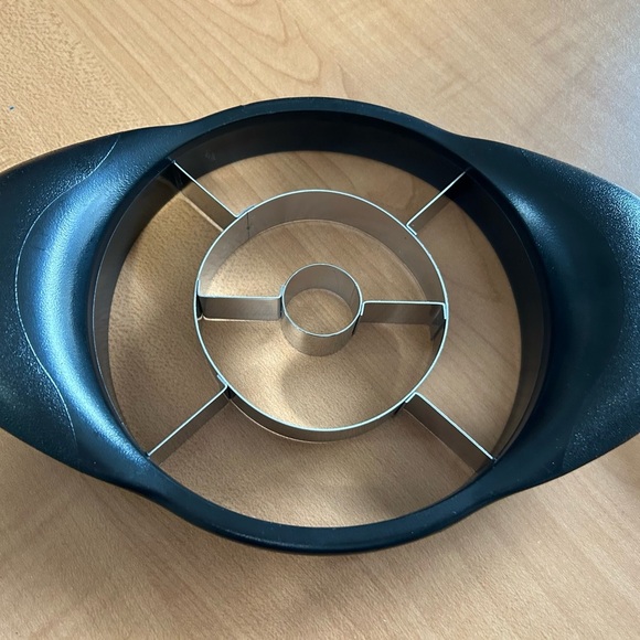 pampered chef slicer pineapple/mellon corer-wedger new condition kitchen utensil - Picture 2 of 6